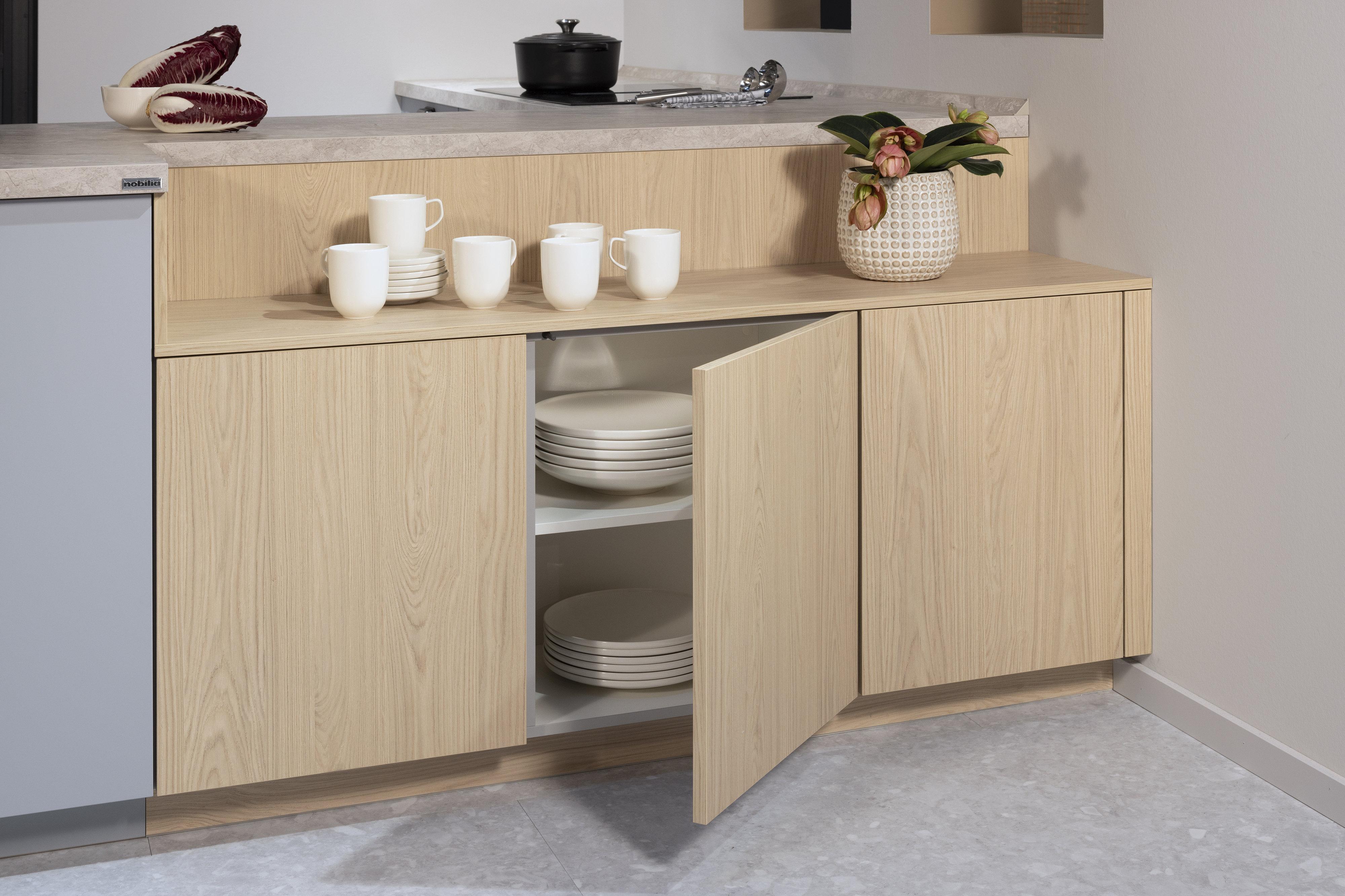 Nobilia Küchentheke mit Abstufung